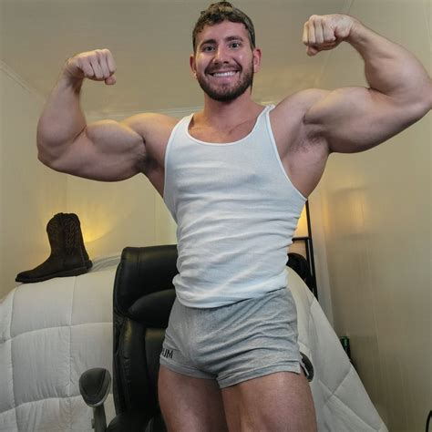 derrick henry gay porn|hotmuscles6t9 showing off huge muscles .